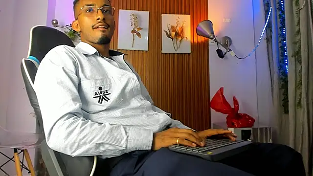 Snapshot of Darwin_mayo chatting on 09-26-25, 05:17 Darwin mayo online show from 09-26-25, 05:17