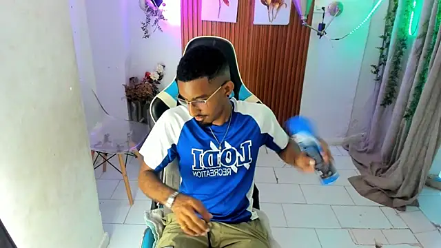 Darwin mayo online show from 11-11-25, 05:24