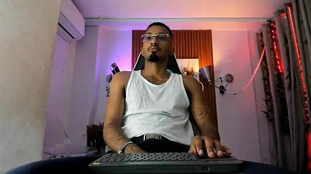 Darwin mayo online show from 11-24-25, 05:23