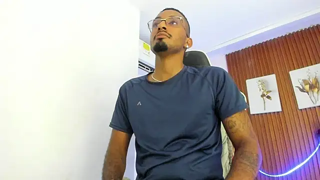 Darwin mayo online show from 04-23-26, 05:48