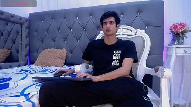 Sebalexis7 online show from 10-25-25, 03:14