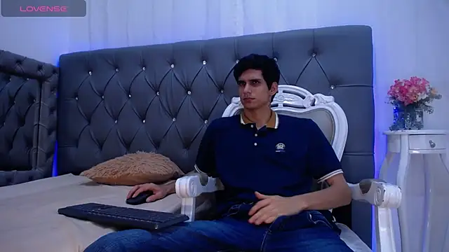 Sebalexis7 online show from 10-28-25, 03:10