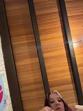 SweetTeenGirl online show from 04-28-26, 04:39