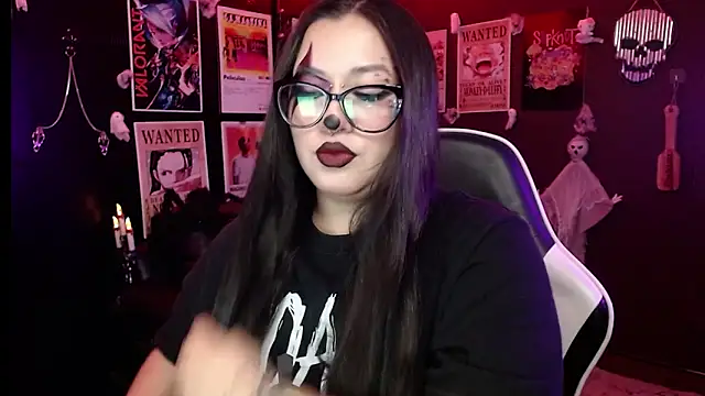 Snapshot of Ravendark_ chatting on 10-11-25, 06:17 Ravendark online show from 10-11-25, 06:17