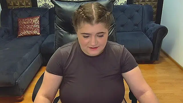 Snapshot of LissaBigTitts chatting on 11-04-25, 02:16 LissaBigTitts online show from 11-04-25, 02:16