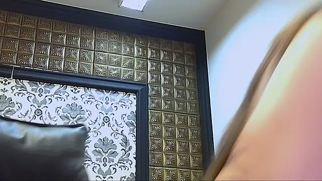 Snapshot of LissaBigTitts chatting on 11-22-25, 02:27 LissaBigTitts online show from 11-22-25, 02:27