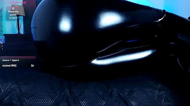 Alisse Moore online show from 10-04-25, 12:36