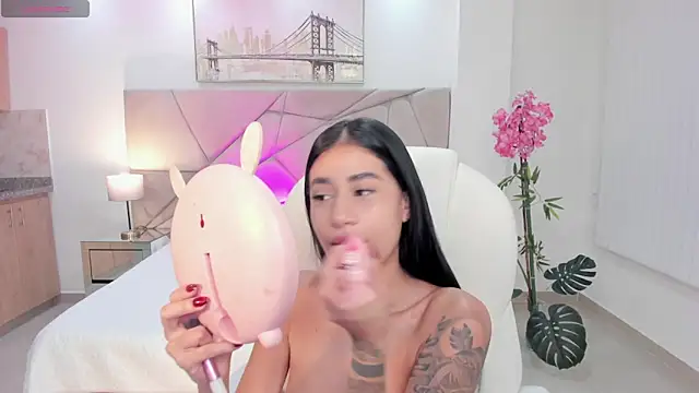 miranda crawfor online show from 11-24-25, 01:11