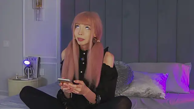 Evelyn Neal online show from 10-08-25, 04:26