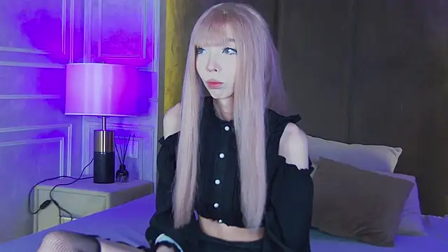 Evelyn Neal online show from 10-14-25, 04:41