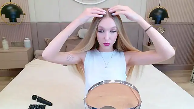 KellyBradford online show from 09-13-25, 05:40