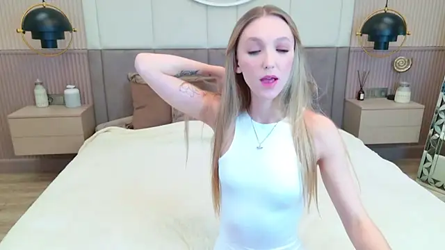 KellyBradford online show from 10-03-25, 05:48