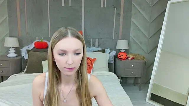 KellyBradford online show from 10-22-25, 05:52