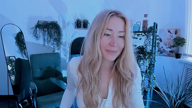 AstraMonroe online show from 04-22-26, 04:15