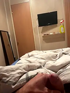 Snapshot of maxime3266 chatting on 10-06-25, 05:05 maxime3266 online show from 10-06-25, 05:05