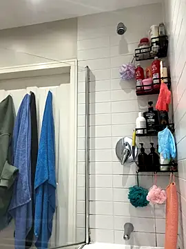 different-strokes online show from 10-13-25, 04:29