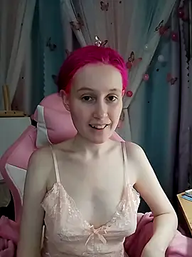 Snapshot of Fuzzy_Unicorn chatting on 11-10-25, 07:02 Fuzzy Unicorn online show from 11-10-25, 07:02