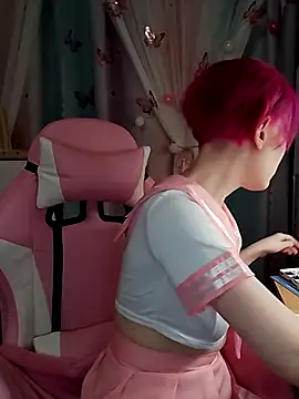 Snapshot of Fuzzy_Unicorn chatting on 11-13-25, 07:35 Fuzzy Unicorn online show from 11-13-25, 07:35