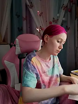 Snapshot of Fuzzy_Unicorn chatting on 11-28-25, 07:38 Fuzzy Unicorn online show from 11-28-25, 07:38