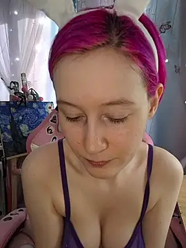 Fuzzy Unicorn online show from 04-02-26, 08:23