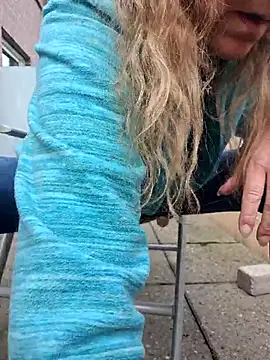 Snapshot of HotWifeLyn68 chatting on 11-04-25, 12:26 HotWifeLyn68 online show from 11-04-25, 12:26