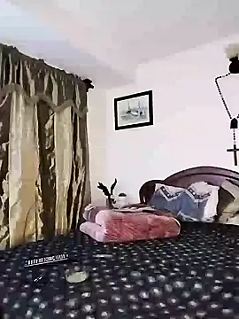 yenami online show from 09-30-25, 04:06