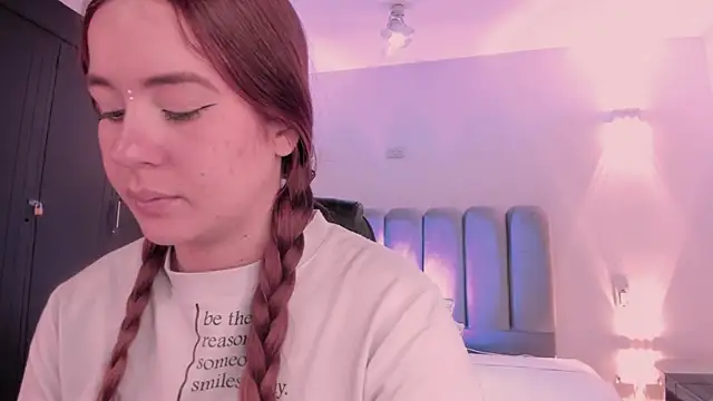 Snapshot of AlliceLover chatting on 12-22-25, 11:51 AlliceLover online show from 12-22-25, 11:51