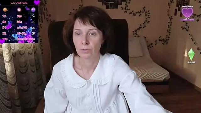 Snapshot of Lia_Tito chatting on 09-23-25, 01:58 Lia Tito online show from 09-23-25, 01:58