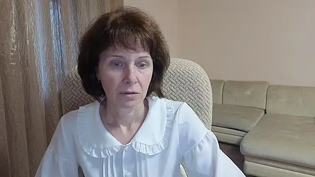 Snapshot of Lia_Tito chatting on 10-06-25, 02:14 Lia Tito online show from 10-06-25, 02:14