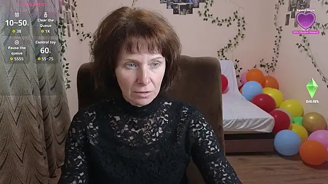 Snapshot of Lia_Tito chatting on 10-10-25, 05:39 Lia Tito online show from 10-10-25, 05:39