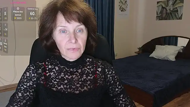 Snapshot of Lia_Tito chatting on 10-15-25, 05:29 Lia Tito online show from 10-15-25, 05:29
