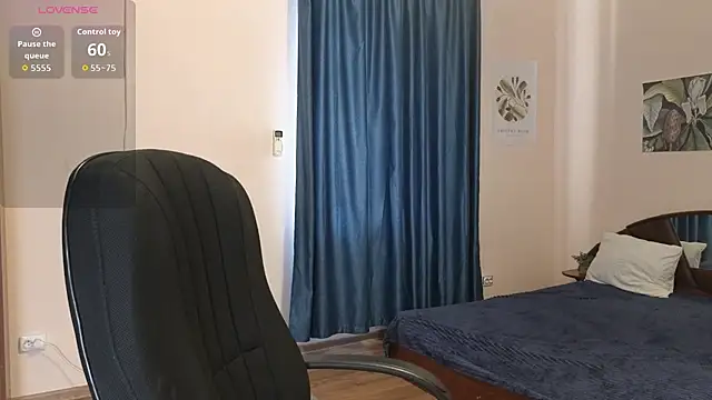 Snapshot of Lia_Tito chatting on 10-16-25, 05:41 Lia Tito online show from 10-16-25, 05:41