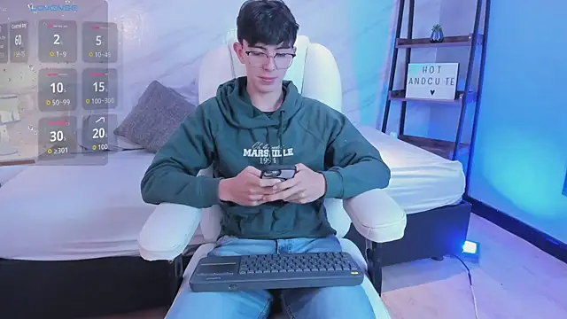 mathias saenz online show from 11-22-25, 01:21