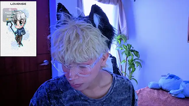 taichi bluy online show from 11-23-25, 02:50