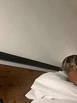 Snapshot of iriebusty chatting on 11-09-25, 05:33 iriebusty online show from 11-09-25, 05:33