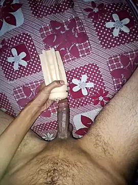 Snapshot of loveblzz chatting on 11-23-25, 08:03 loveblzz online show from 11-23-25, 08:03