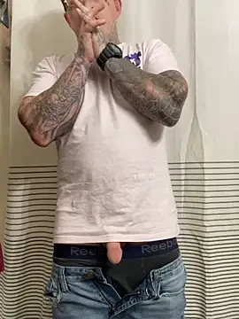 Snapshot of Bwcgoonie chatting on 09-08-25, 11:37 Bwcgoonie online show from 09-08-25, 11:37