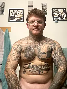 Snapshot of Bwcgoonie chatting on 09-28-25, 01:11 Bwcgoonie online show from 09-28-25, 01:11