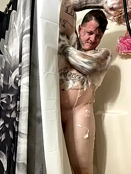 Snapshot of Bwcgoonie chatting on 10-21-25, 01:28 Bwcgoonie online show from 10-21-25, 01:28