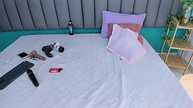 Snapshot of Amalia_Bigass chatting on 09-27-25, 05:01 Amalia Bigass online show from 09-27-25, 05:01