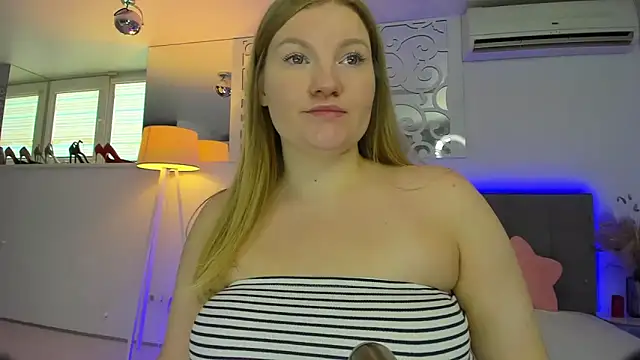 Snapshot of AshleyJoness chatting on 09-29-25, 04:50 AshleyJoness online show from 09-29-25, 04:50