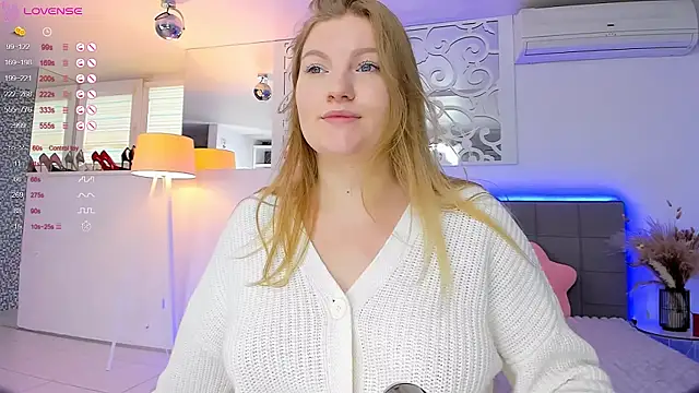 Snapshot of AshleyJoness chatting on 10-18-25, 05:21 AshleyJoness online show from 10-18-25, 05:21