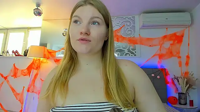 Snapshot of AshleyJoness chatting on 10-30-25, 06:04 AshleyJoness online show from 10-30-25, 06:04