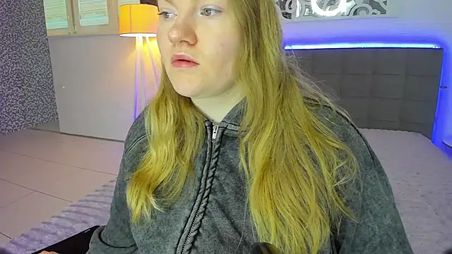 Snapshot of AshleyJoness chatting on 01-14-26, 05:57 AshleyJoness online show from 01-14-26, 05:57