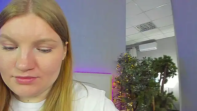 Snapshot of AshleyJoness chatting on 05-12-26, 05:15 AshleyJoness online show from 05-12-26, 05:15