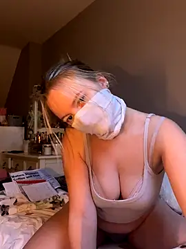 hazel wood21 online show from 10-17-25, 04:53