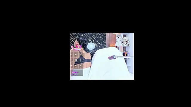 Snapshot of emma_liz2 chatting on 12-02-25, 12:32 emma liz2 online show from 12-02-25, 12:32