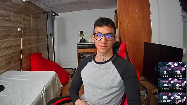 angelicious  online show from 11-13-25, 08:41