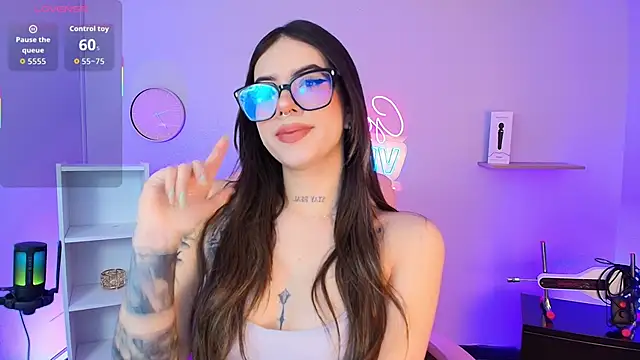 Alice Vixen online show from 10-14-25, 12:17