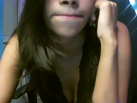 Snapshot of RENUKA_RAJPUT chatting on 10-12-25, 06:18 RENUKA RAJPUT online show from 10-12-25, 06:18